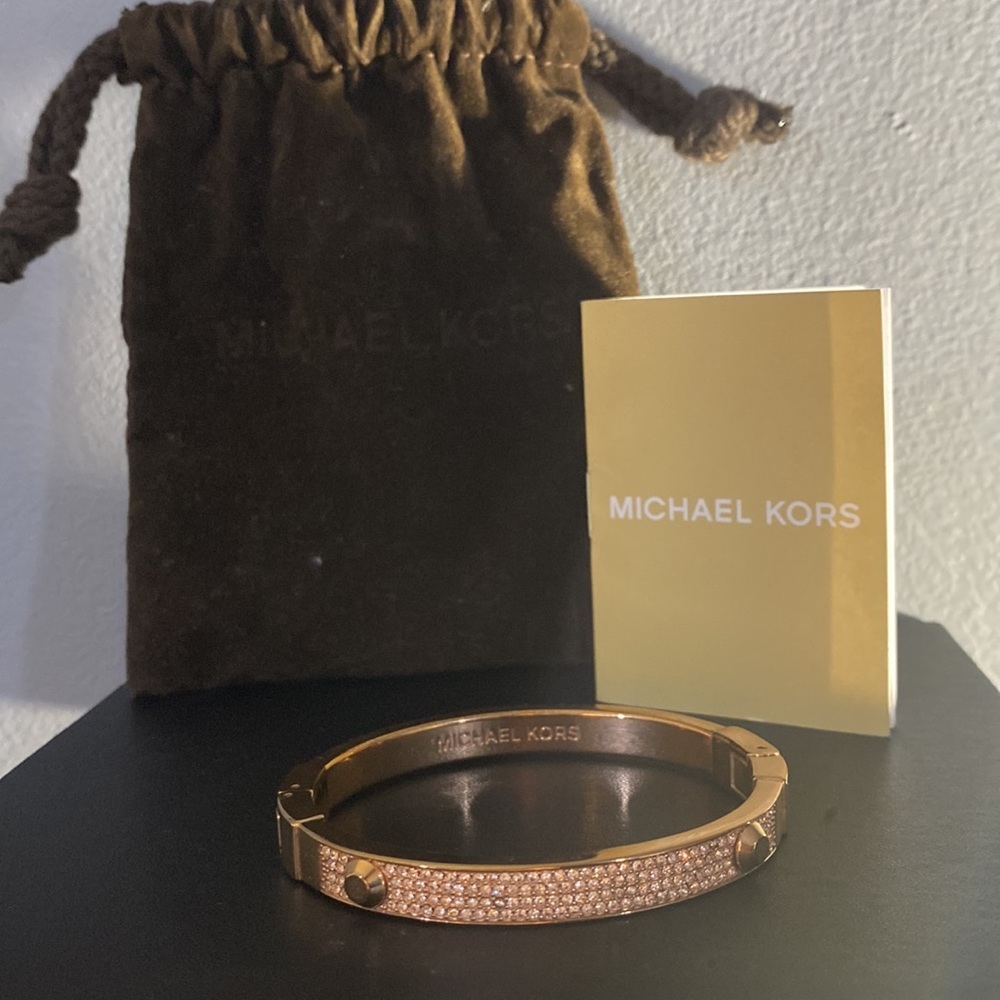 Michael Kors rose gold bangle